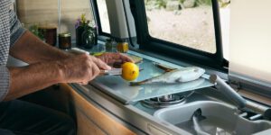 BulliHerz Freiheitsfinder Küche